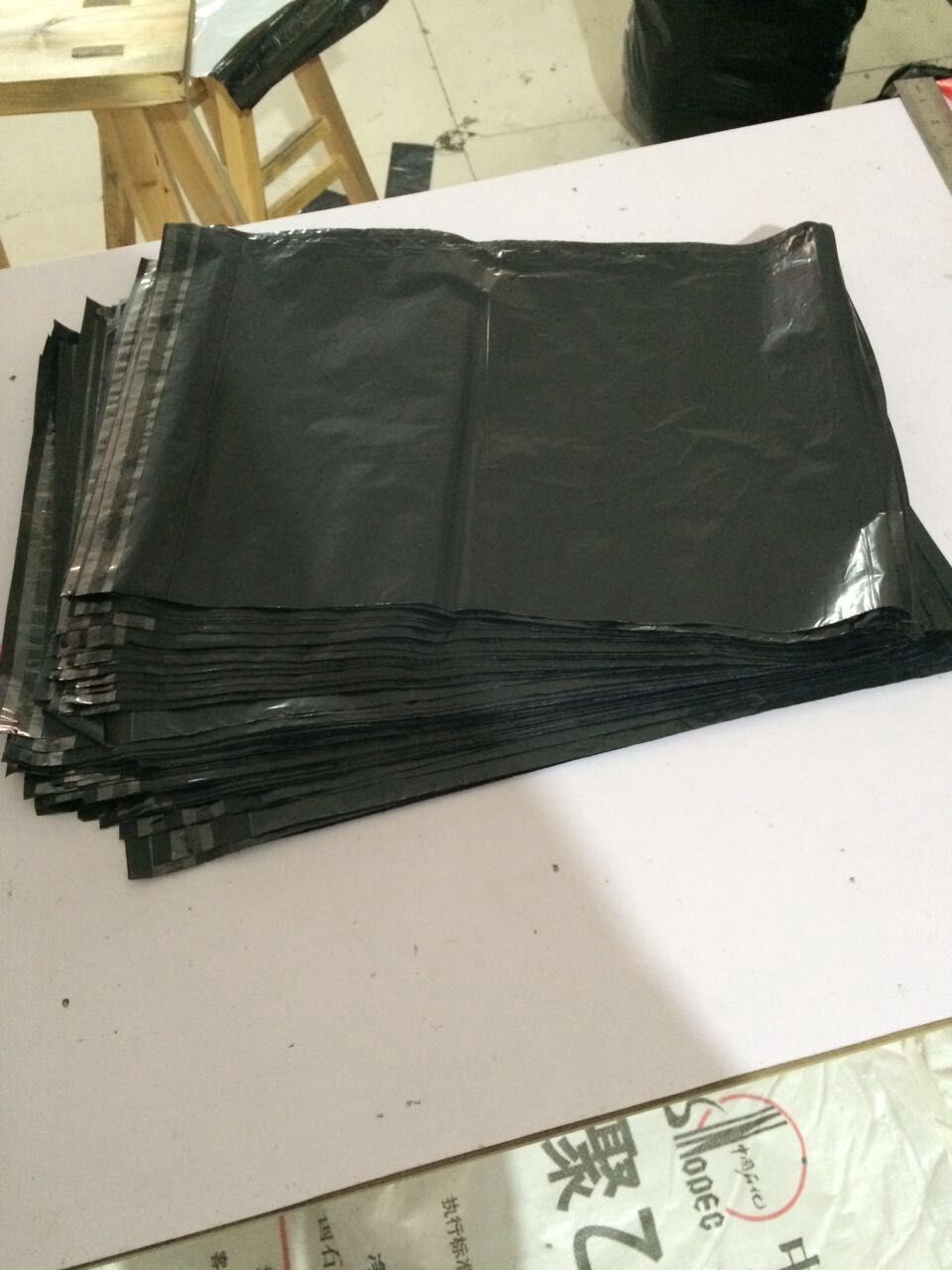  快遞袋廠家使用吹膜填充母料能降低多少成本呢？